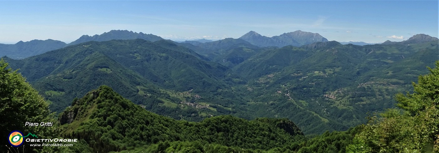 68 Vista panoramica sulla Val Taleggio.jpg